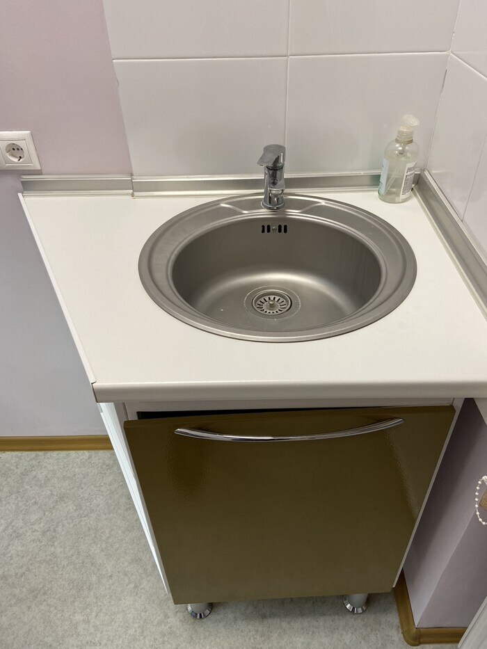 Стоматологическая мебель (стол, мобильная тумба, мойка) Zooble.com.ua