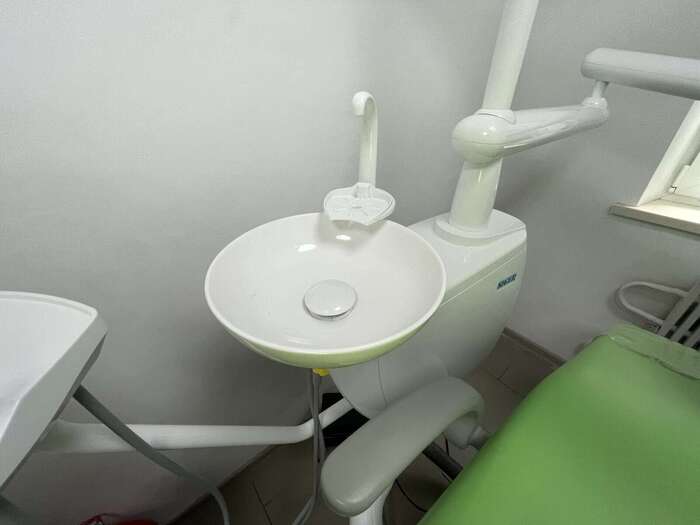 Стоматологическая установка Siger U-100, 2021год. Три пневмовыхода М4, скайлер Woodpecker n6. Могу скинуть видео. Zooble.com.ua