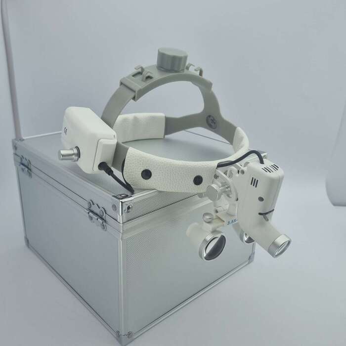 Стоматологические бинокуляры Стоматологічні бінокуляри З шоломом підсвічуванням на шоломі Zooble.com.ua