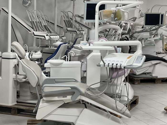 Стоматологічна установка Anthos PHASE K. Блок лікаря: пустер, турбінний вивід, 2 мікромотори МС2, скалер EMS. Zooble.com.ua