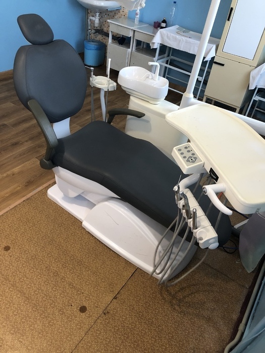 Стоматологічна установка Аякс 12. виробник Китай. 2012 року. Zooble.com.ua