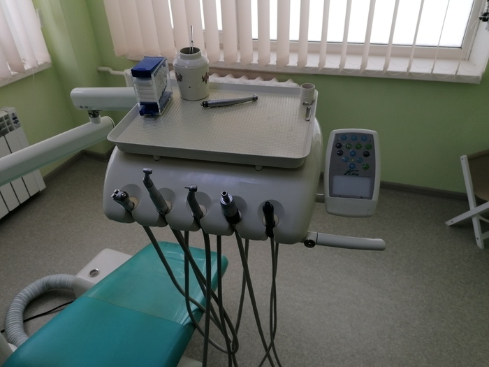 Стоматологічна установка б/в два пневмовиходи, електромотор, скалер. Покращений слиновідсмоктувач. Можливий торг. Zooble.com.ua