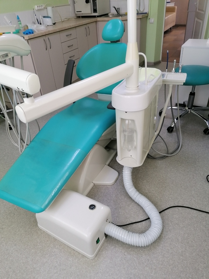 Стоматологічна установка б/в два пневмовиходи, електромотор, скалер. Покращений слиновідсмоктувач. Можливий торг. Zooble.com.ua