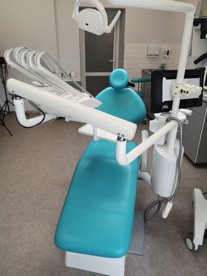 Стоматологічна установка БіомедА500Е Zooble.com.ua