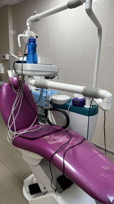 Стоматологічна установка Chiradenta800. В гарному, робочому стані. Крісло в ідеальному стані. Можливий торг Zooble.com.ua