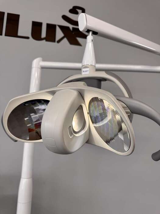 Стоматологічна установка Chirana CHEESE EASY 2017р.в Словацький виробник Тип подачі інструментів: нижня подача Zooble.com.ua