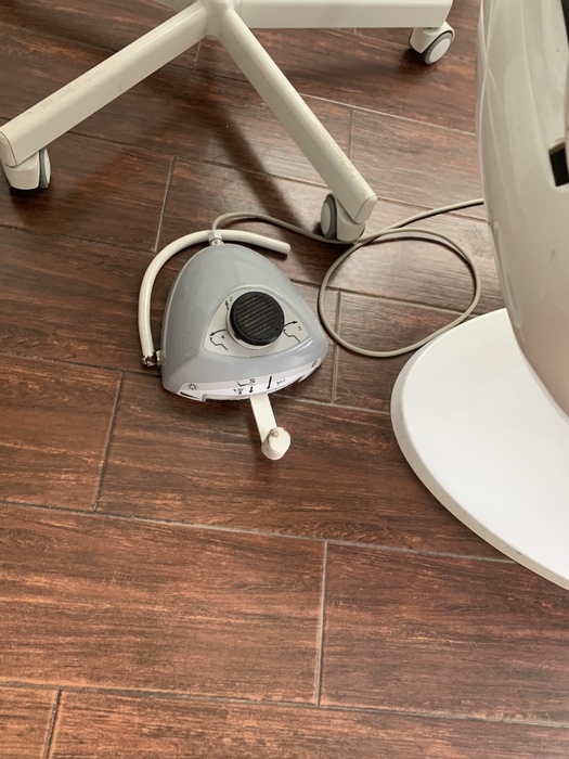 Стоматологічна установка Chirana (Словакія) б/у. 2006р. випуску. Zooble.com.ua