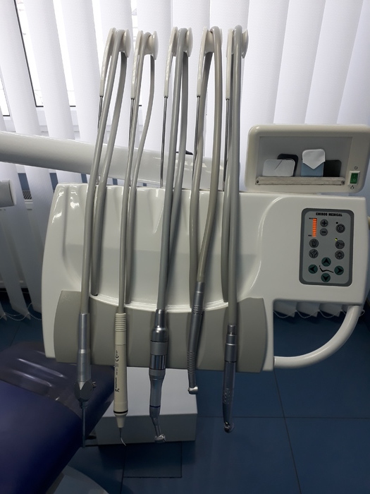 Стоматологічна установка CHIROS MEDICAL з кріслом Zooble.com.ua