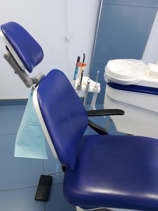 Стоматологічна установка CHIROS MEDICAL з кріслом Zooble.com.ua