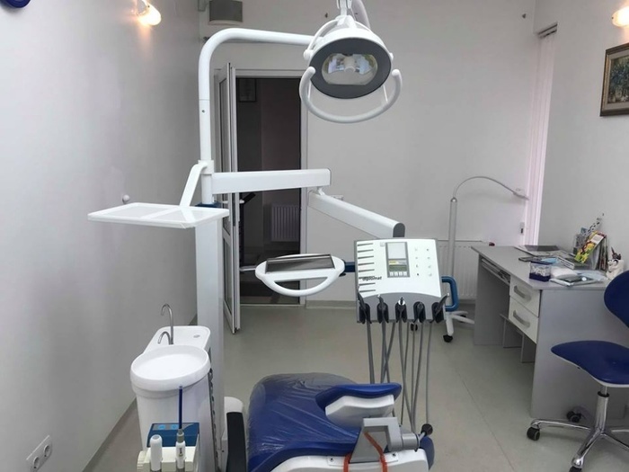 Стоматологічна установка `Diplomat` Zooble.com.ua