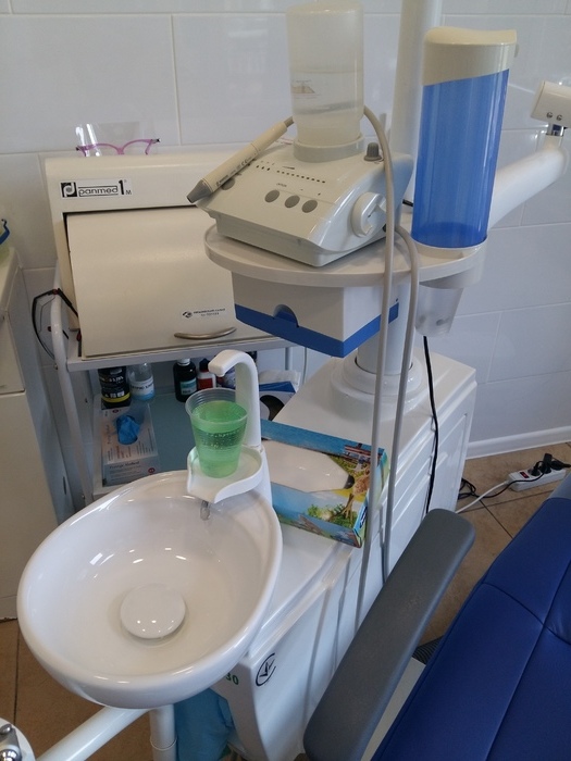 Стоматологічна установка Granum TS-8830, б/у, в робочому стані Zooble.com.ua