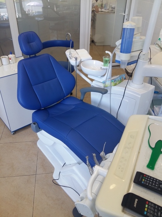 Стоматологічна установка Granum TS-8830, б/у, в робочому стані Zooble.com.ua