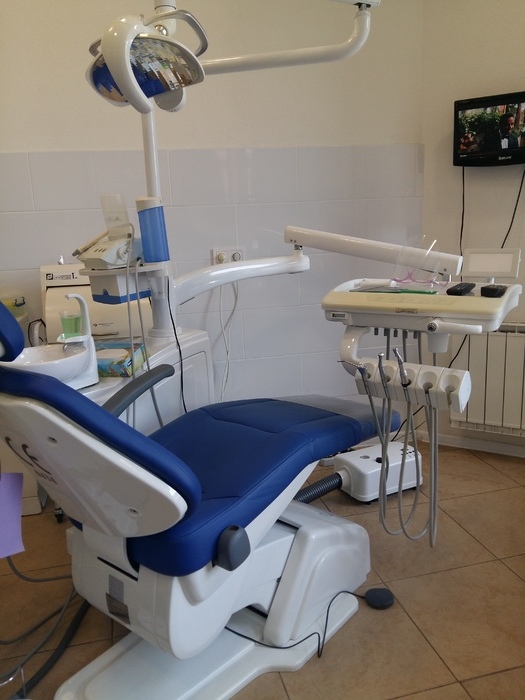 Стоматологічна установка Granum TS-8830, б/у, в робочому стані Zooble.com.ua