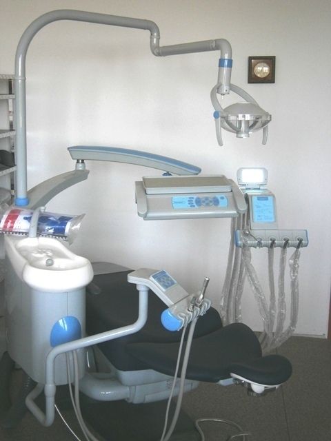 Стоматологічна установка навісного типу CARE 12 Zooble.com.ua