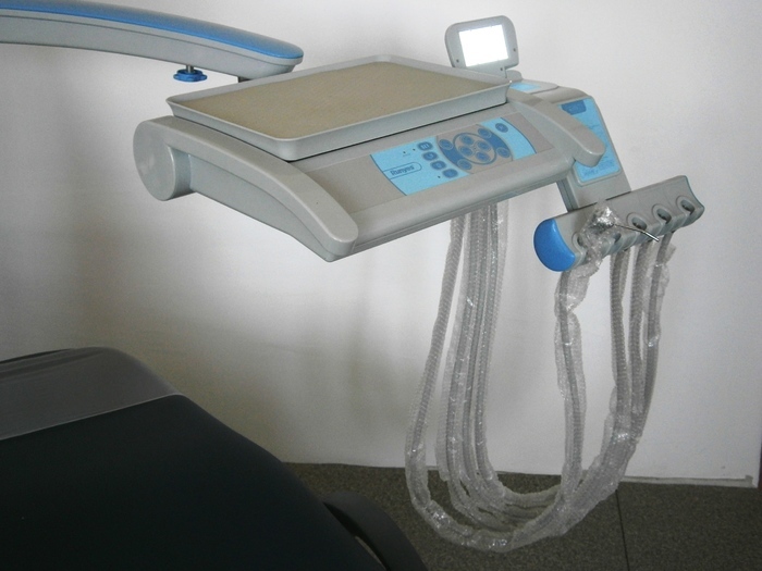 Стоматологічна установка навісного типу CARE 12 Zooble.com.ua