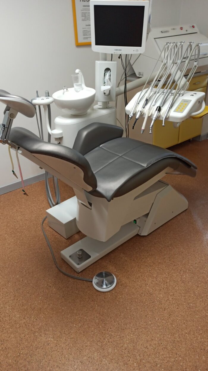 Стоматологічна установка Reede Midi ( Польща),сертифікована в Україні. Zooble.com.ua