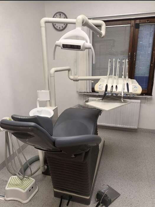 Стоматологічна установка Sirona C8+ 2015 року Zooble.com.ua