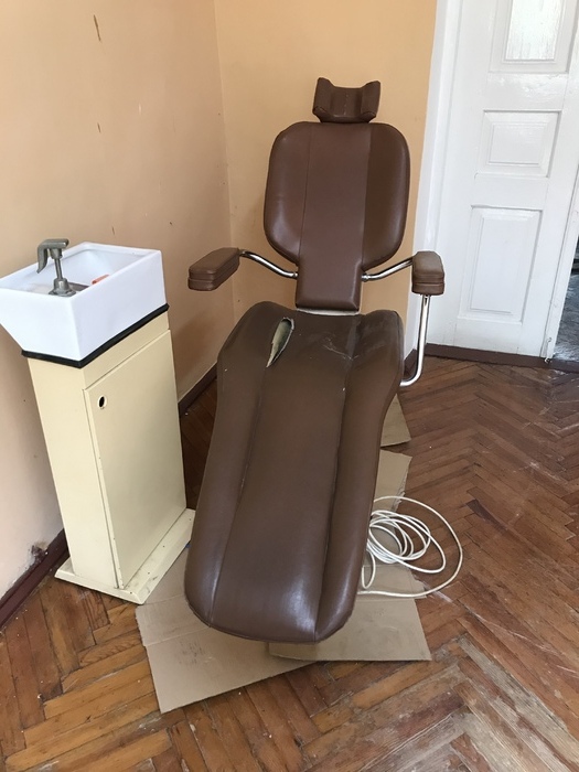 Стоматологічна установка В хорошому, робочому стані Zooble.com.ua