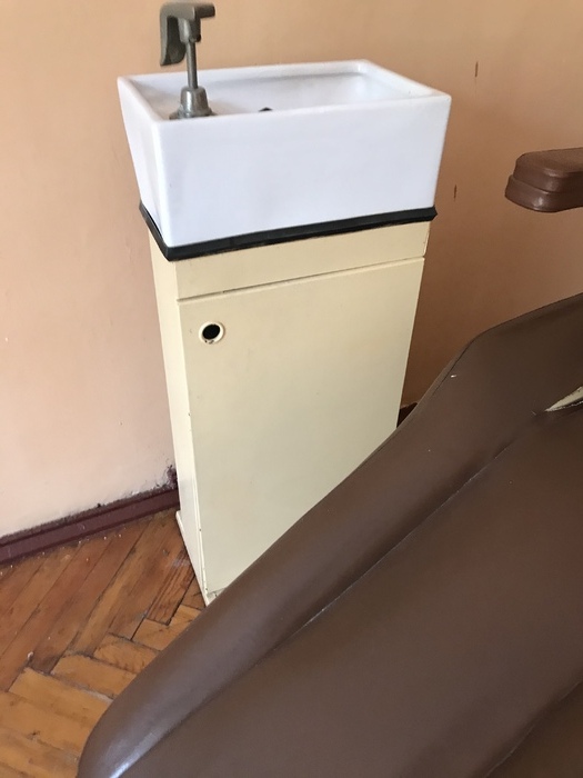 Стоматологічна установка В хорошому, робочому стані Zooble.com.ua