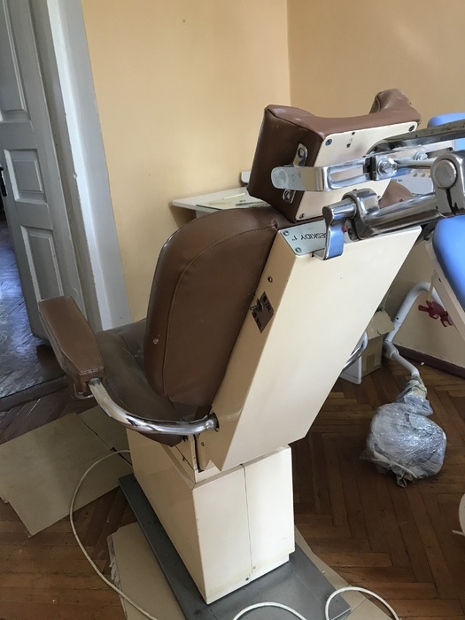 Стоматологічна установка В хорошому, робочому стані Zooble.com.ua