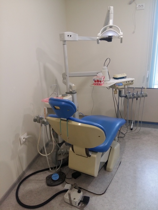 Стоматологічна установка з автономним слиновідсмоктувачем Zooble.com.ua