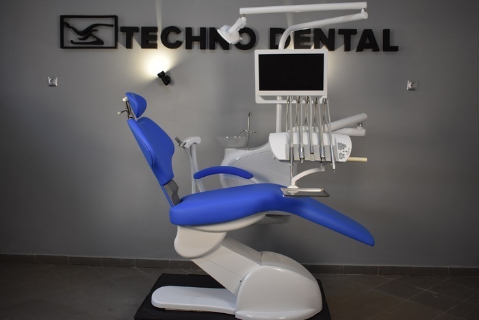 Стоматологічна установка з Європи DIPLOMAT DENTAL DC 170 Zooble.com.ua
