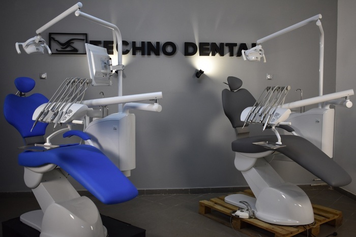 Стоматологічна установка з Європи DIPLOMAT DENTAL DC 170 Zooble.com.ua