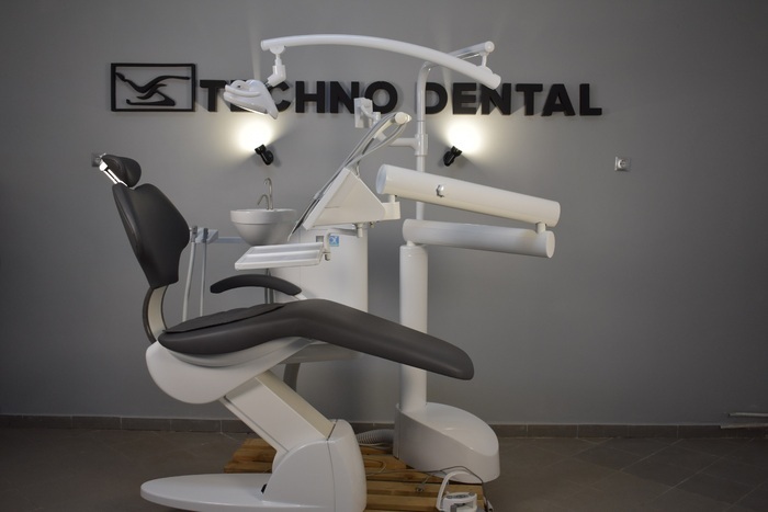 Стоматологічна установка з Європи DIPLOMAT DENTAL DE 170 Zooble.com.ua