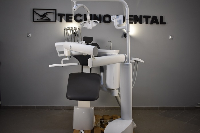 Стоматологічна установка з Європи DIPLOMAT DENTAL DE 170 Zooble.com.ua