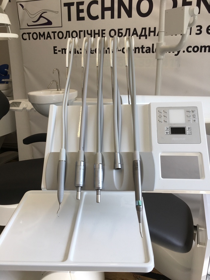 Стоматологічна установка з Європи DIPLOMAT DENTAL DE 170 Zooble.com.ua
