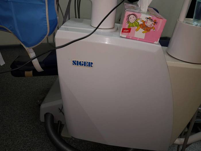 Стоматологічне крісло Siger U200 з нижньою подачою інструментів Zooble.com.ua