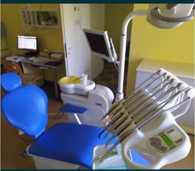 Стоматологічне обладнання Стоматологічна установка `Topaz` 2008 року Екран `Neovo` з інтраоральною камерою Zooble.com.ua