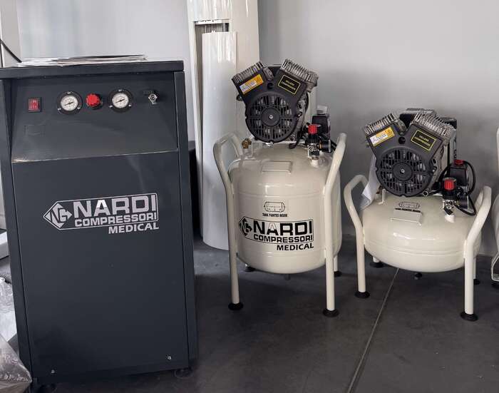 Стоматологічні компресори NARDI COMPRESSORI Виробник Італія Модель: EXTREME SD 30 L 1,50 Zooble.com.ua