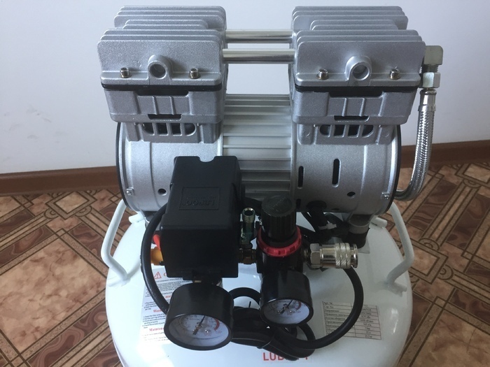 Стоматологічний без масляний компресор НОВИЙ!!! Мало шумний! Zooble.com.ua