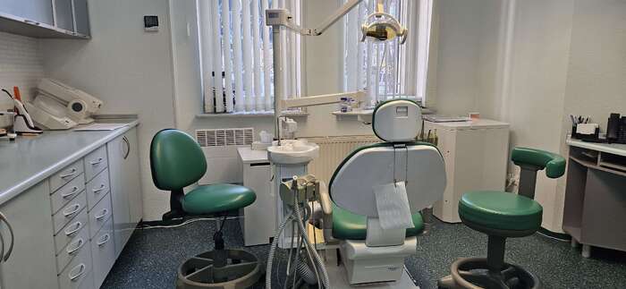 Стоматологічний кабінет для лікаря зі своєю практикою, Печерськ. По змінах. Напишіть спеціалізацію і досвід. Zooble.com.ua