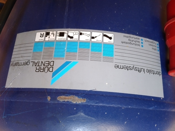 Стоматологічний компресор Durr Dental. Тільки з Німеччини, в Україні в експлуатації не був. Zooble.com.ua