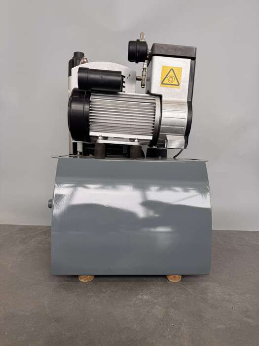 Стоматологічний Компресор DURR DENTAL TORNADO одноциліндровий, мембранний осушувач 800€,40800грн Бу Zooble.com.ua