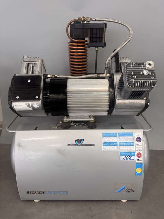 Стоматологічний компресор DURR DENTAL Виробник Німеччина об єм бака 50л,3х циліндровий з осушувачем 3х фазний Zooble.com.ua