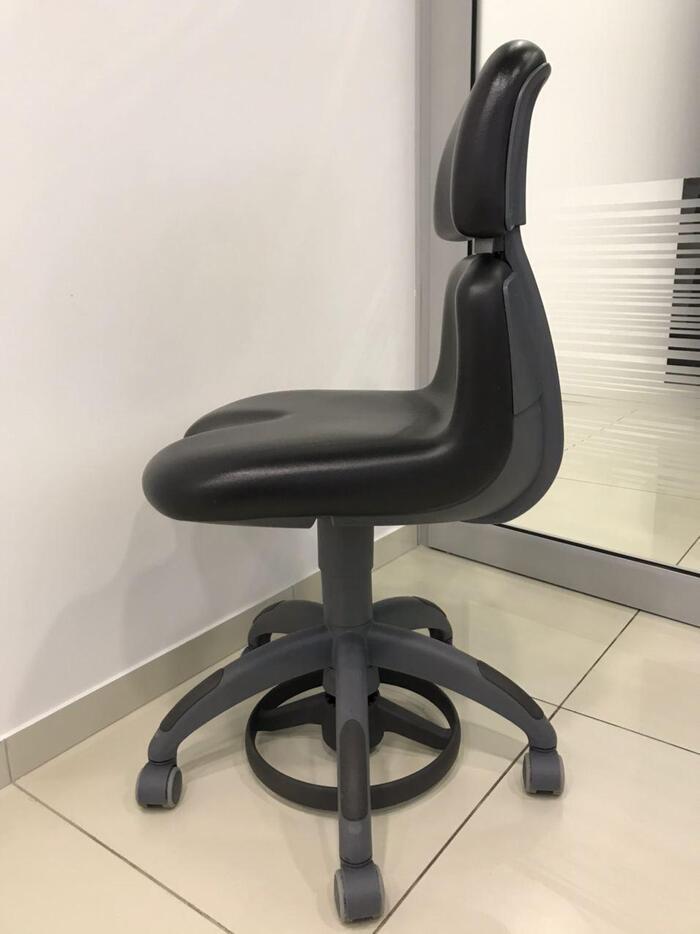 Стул ассистента стоматолога HUGO Freehand с ножной регулировкой, Sirona Zooble.com.ua