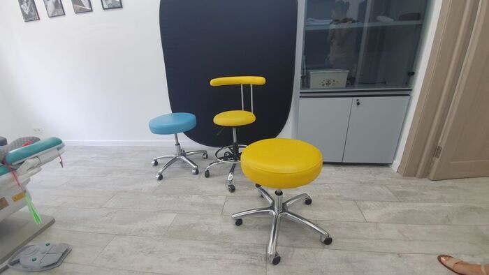 Стул стоматолога, асистента со спинкой 1000 и без 500 Zooble.com.ua