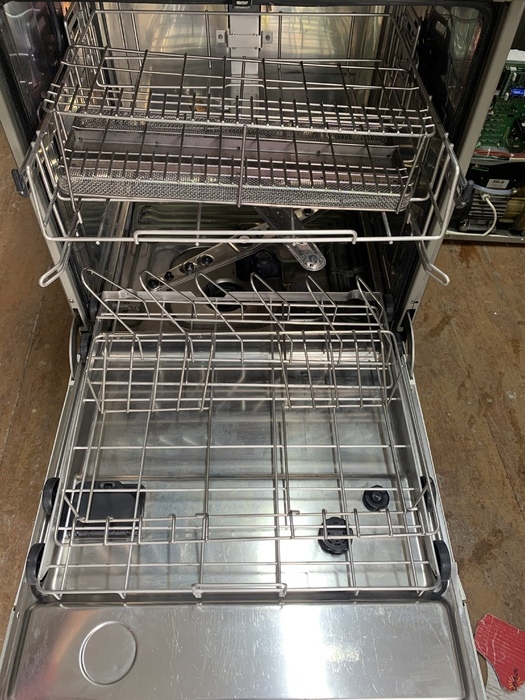 Термодезінфектор Miele G 7891 із встроєним насосом Dos Zooble.com.ua