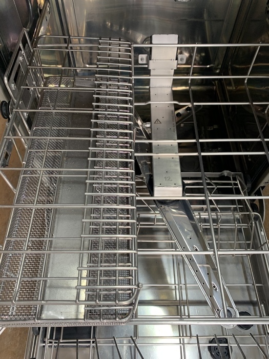 Термодезінфектор Miele G 7891 із встроєним насосом Dos Zooble.com.ua