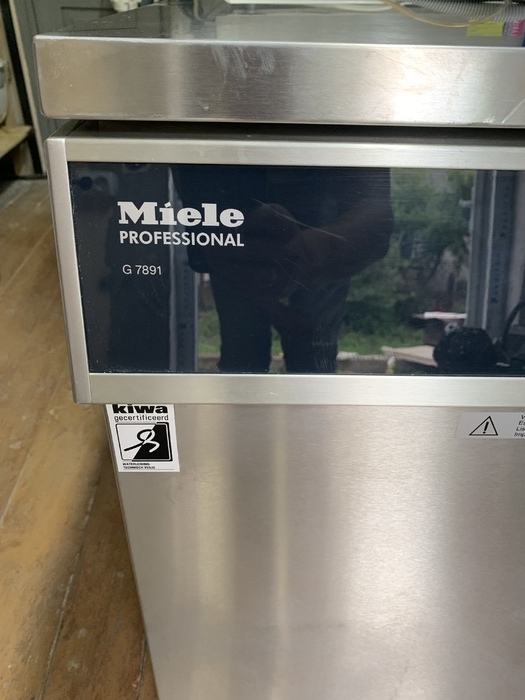 Термодезінфектор Miele G 7891 із встроєним насосом Dos Zooble.com.ua