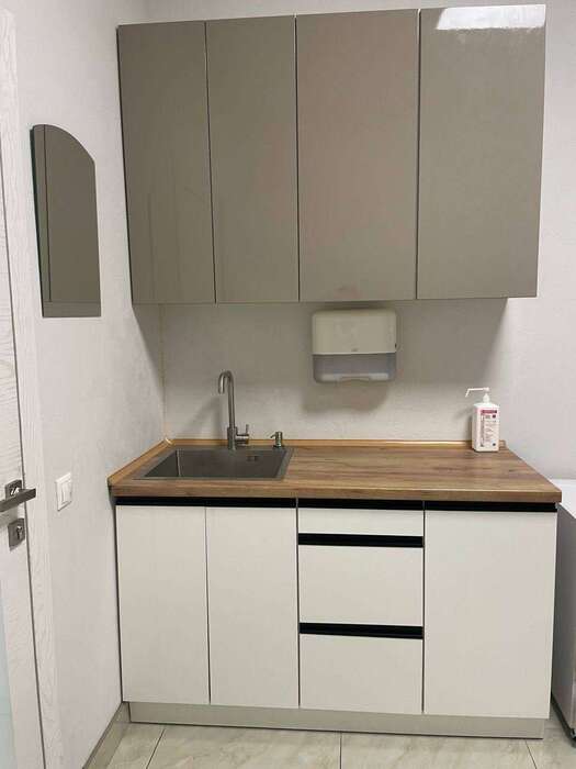 ЦЕНТР .Здається в довгострокову оренду стоматологічний кабінет,клініка в історичному центрі міста,станція м.Театральна Zooble.com.ua