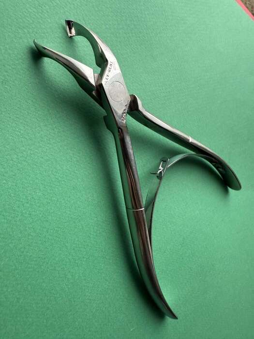 Ціну знижено на виставкові щипці! Clev-dent більше фото за запитом , набирайте , підберемо під Вас ваш інструмент! Zooble.com.ua