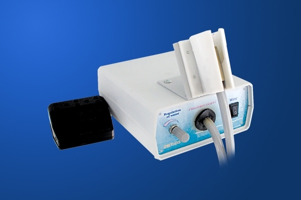 Турбинная приставка ZBT-03 представляет собой компактную конструкцию, которая позволяет оказывать зубоврачебную помощь Zooble.com.ua