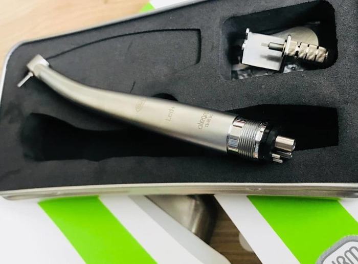 Турбінний наконечник з кнопкою W&H Mini M4 LED. 2 точечним спреєм, 2 світлом з керамічними підшипниками. Made in Austria Zooble.com.ua