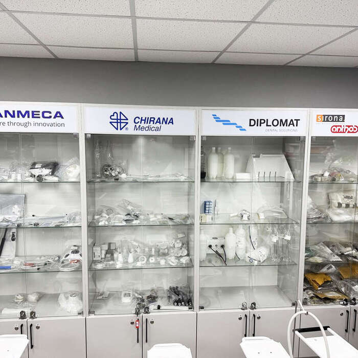 У наявності велика кількість запчастин для всіх типів стоматологічного обладнання з Європи Zooble.com.ua