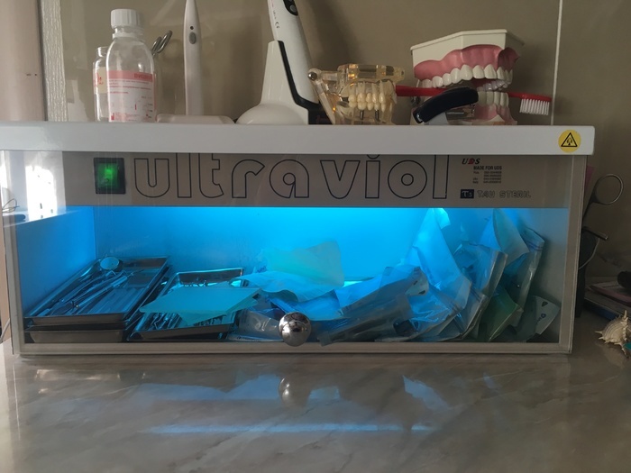 Ультрафиолетовый бокс Ультравиол ТAU ULTRAVIOL б/у Zooble.com.ua