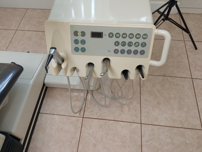 Установка стоматологічна Siemens sirona m1, ідеальний косметичний стан, наконечники з лед підсвіткою і водою Zooble.com.ua